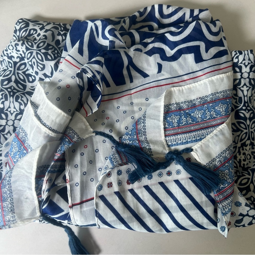 Women’s Pattered Lightweight Tassel Scarf